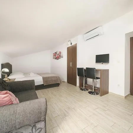 House Rina - 2 *