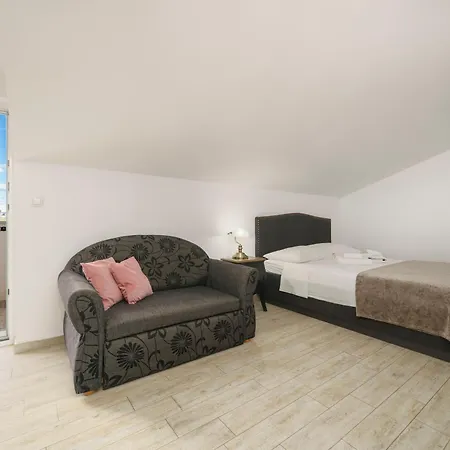 Apartman House Rina - 2 Vodice