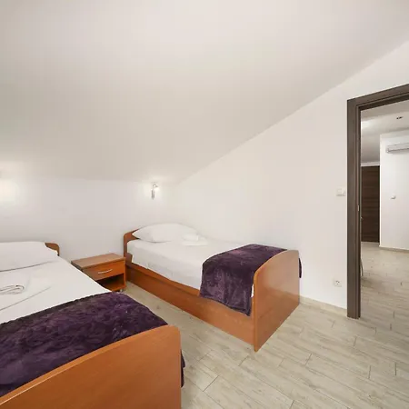 House Rina - 2 Apartman Vodice