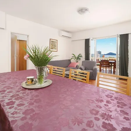 House Rina - 2 * Vodice