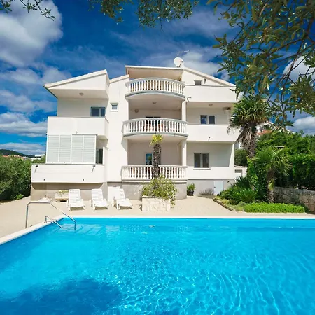 Apartment House Rina - 2 *