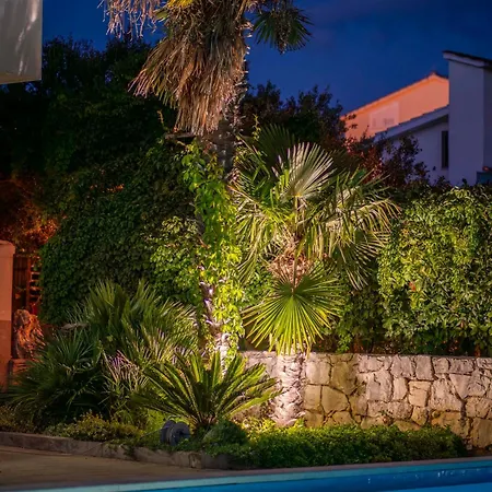 House Rina - 2 Lägenhet